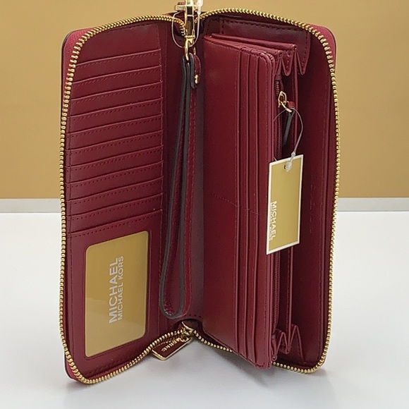 MICHAEL KORS TRAVEL CONTINENTAL WRISTLET WALLET OXBLOOD COLOR NWT - Picture 5 of 16